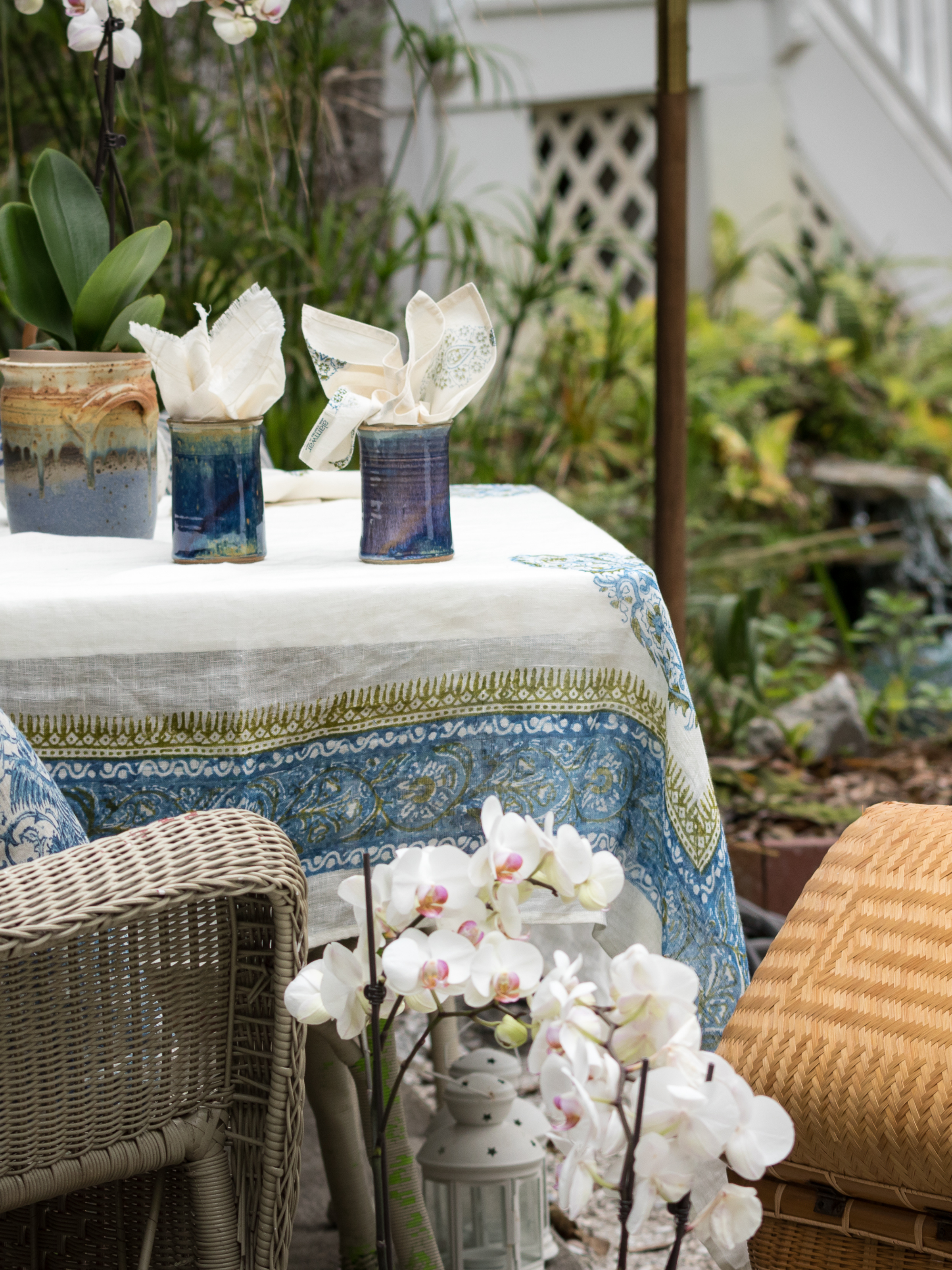 Sania Paisley Sheer Linen Tablecloth